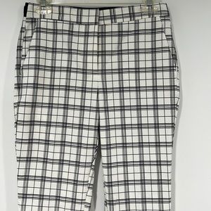 SOLD. Zara black and white lined pants szS